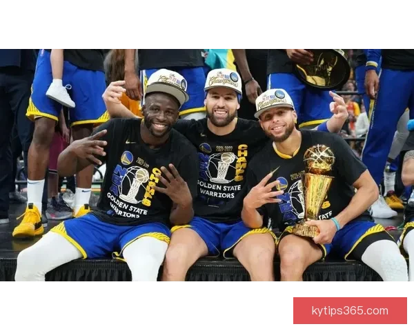 追梦谈桑托斯蜕变表现欣喜 呼吁库里谨慎复出避免膝伤加剧